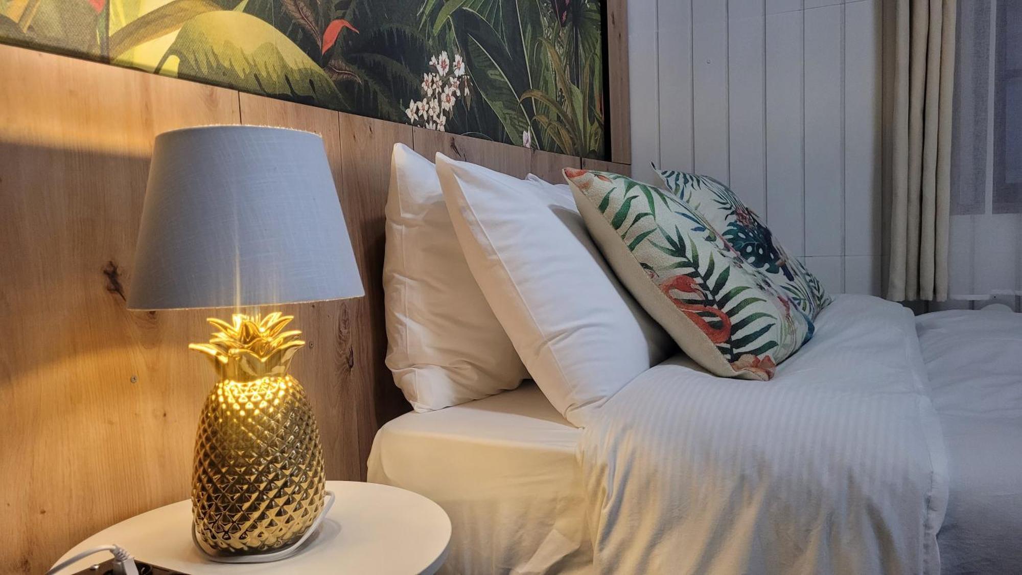 Free Parking, 40 Meters From The Beach, Wi-Fi, Ac Estepona Ngoại thất bức ảnh