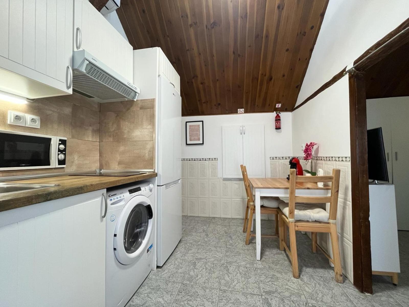 Free Parking, 40 Meters From The Beach, Wi-Fi, Ac Estepona Ngoại thất bức ảnh